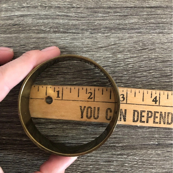 Vtg Brass and Shell Bangle - Picture 6 of 7